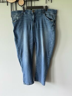 Democracy Light Blue Cropped Ankle Jeans